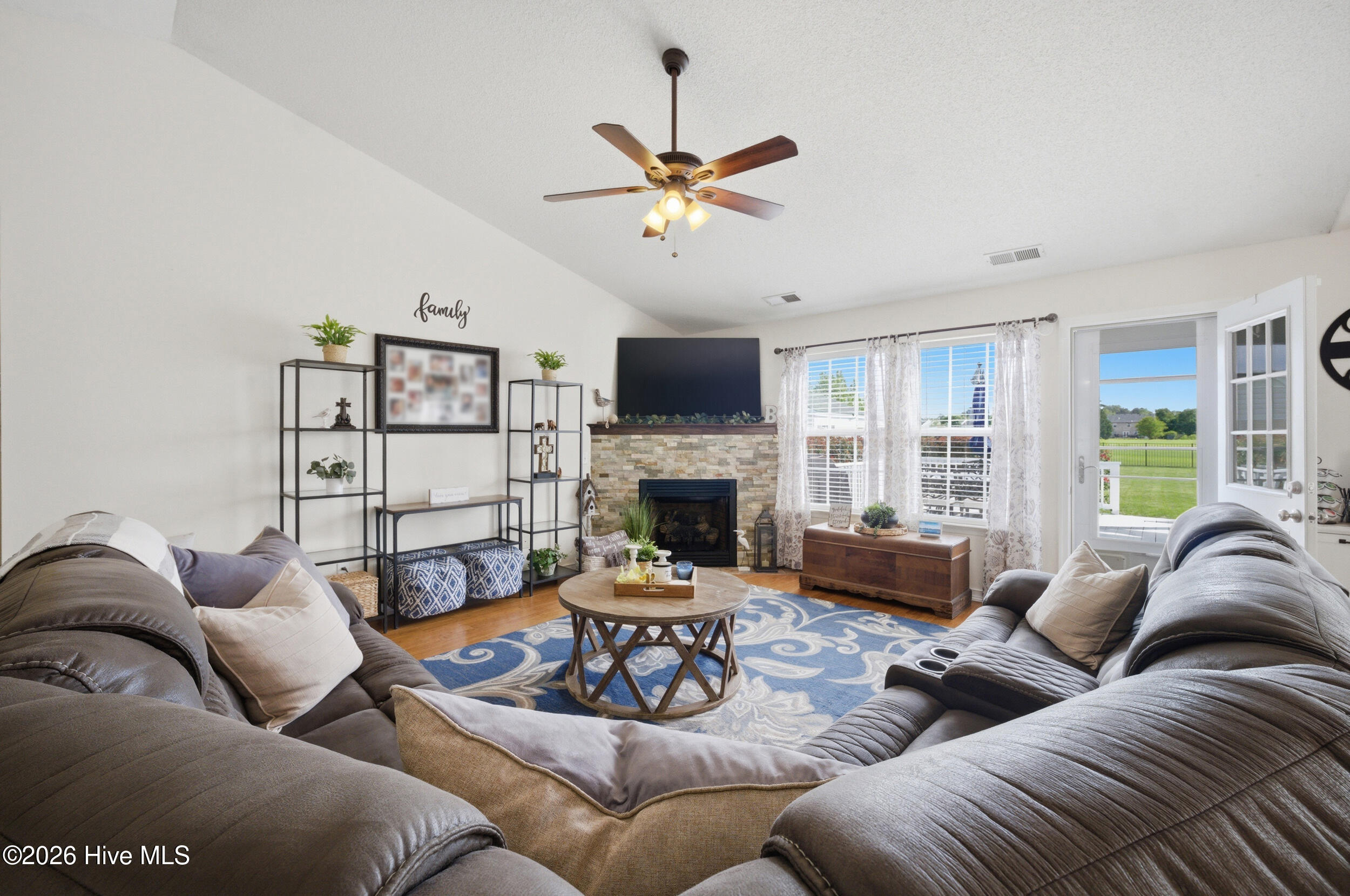 165 Green View Road Moyock, NC 27958 - Photo 9 of 60 Living Room
