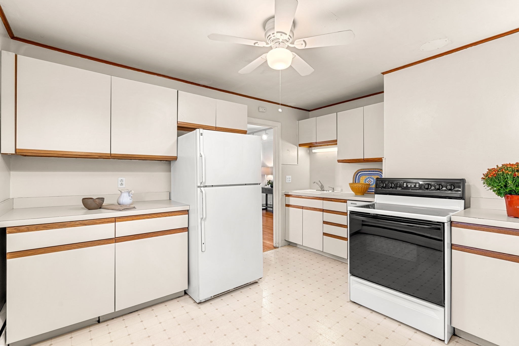 26 Summer Street, Unit 5 Marblehead, MA 01945 - Photo 11 of 21 Gallery Image 11