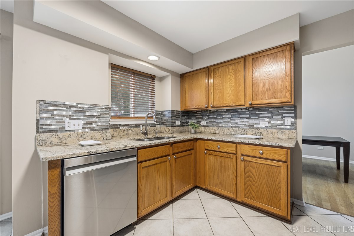 2712 Stockton Road Naperville, IL 60564 - Photo 7 of 43