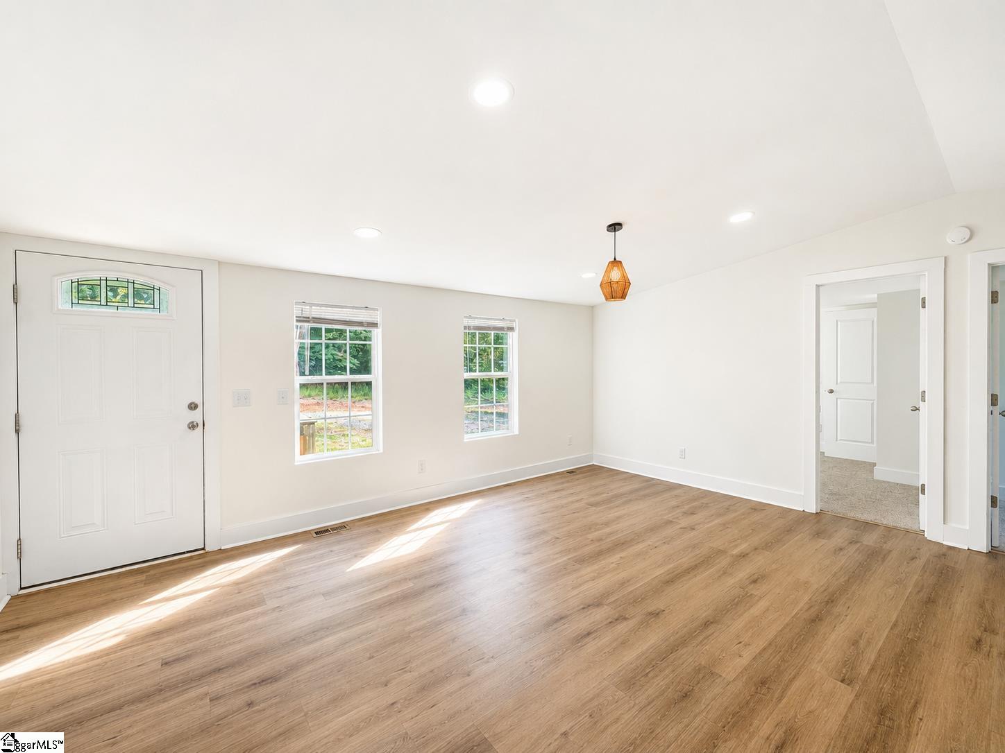 181 Woodland Road Marietta, SC 29661 - Photo 2 of 26