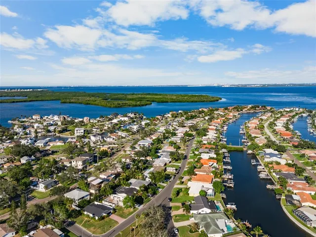 $1,099,999 | 1918 Arrowhead Drive Northeast, St. Petersburg, FL 33703