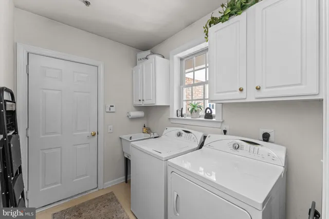 $849,000 | 121 Camelot Lane, Newtown Square, PA 19073