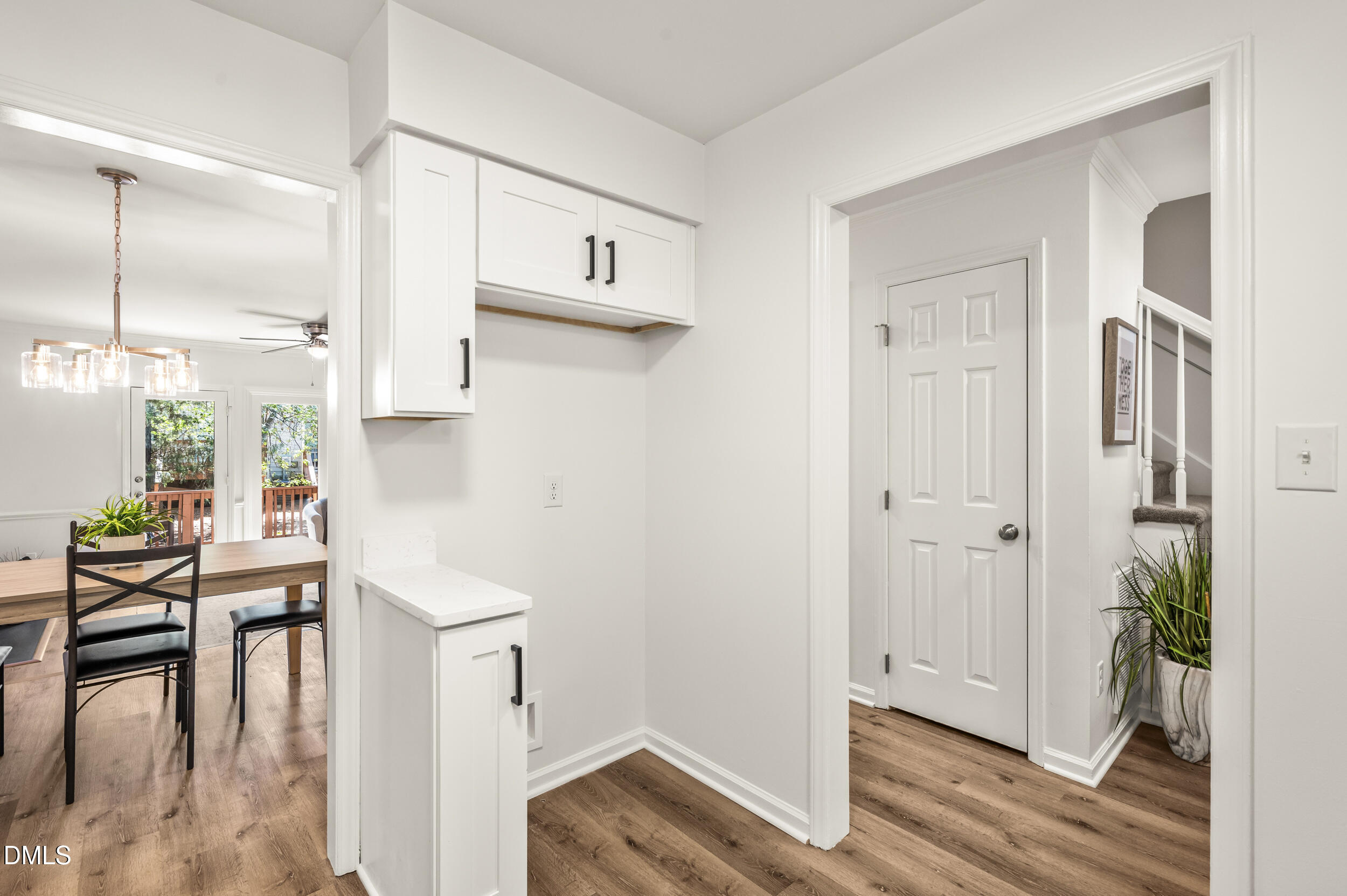 2037 Trexler Court Raleigh, NC 27606 - Photo 6 of 38 20_dsc_3397