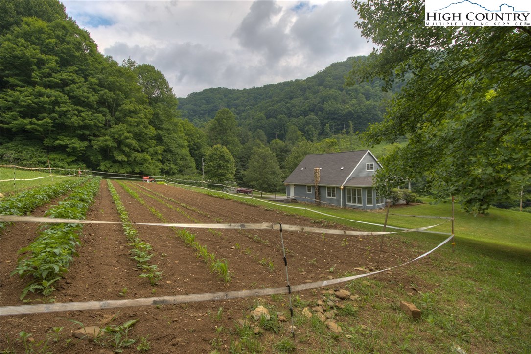 325 Willard Johnson Road Vilas, NC 28692 - Photo 28 of 29 Gallery Image 28