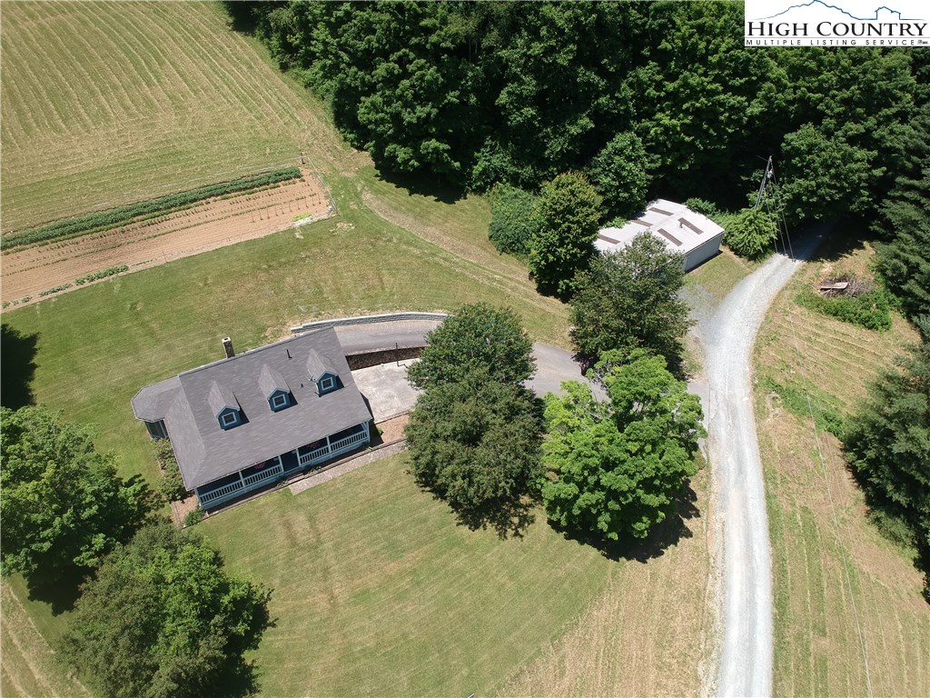 325 Willard Johnson Road Vilas, NC 28692 - Photo 6 of 29 Gallery Image 6