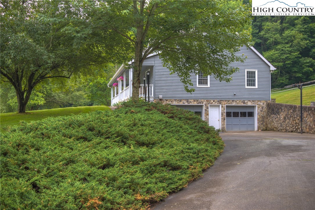 325 Willard Johnson Road Vilas, NC 28692 - Photo 9 of 29 Gallery Image 9