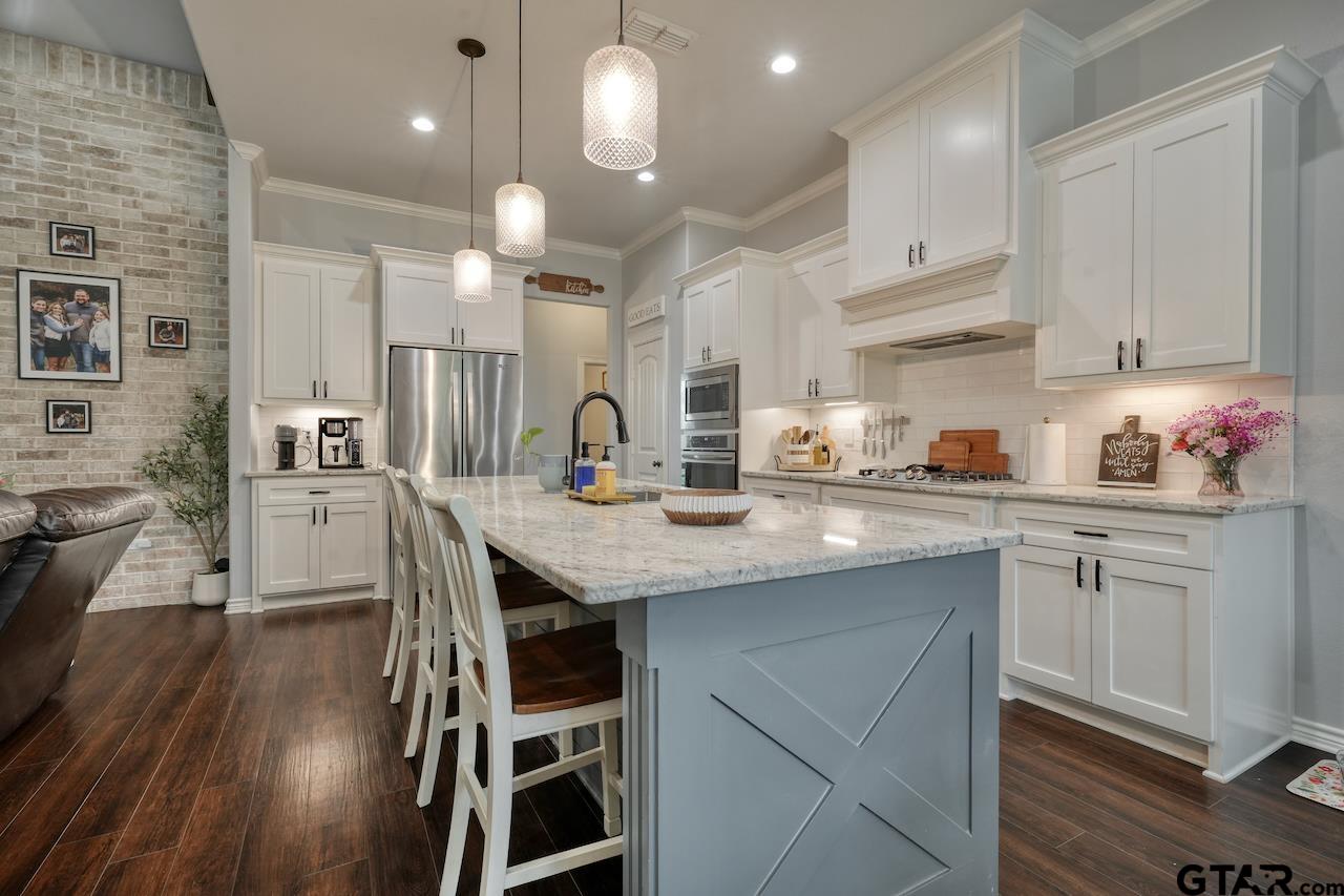 19359 Ridge Point Circle Lindale, TX 75771 - Photo 11 of 47