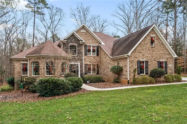 $869,000 | 655 Starboard Reach, Lexington, NC 27292