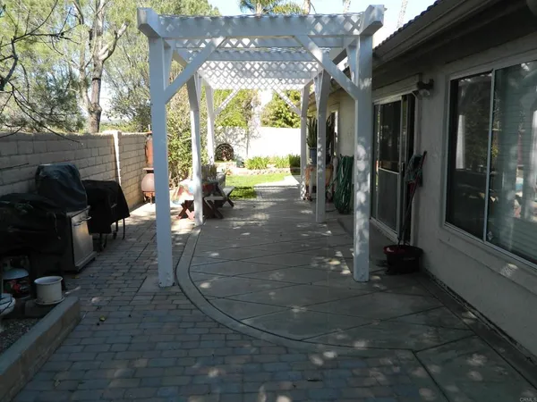 $1,125,000 | 5179 Vía Mindanao, Oceanside, CA 92057