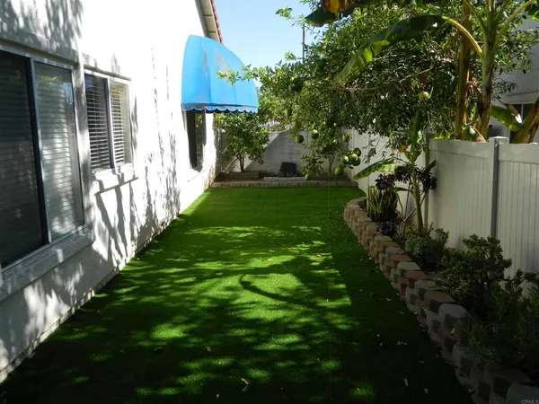 $1,125,000 | 5179 Vía Mindanao, Oceanside, CA 92057