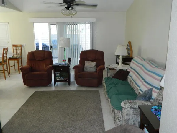 $1,125,000 | 5179 Vía Mindanao, Oceanside, CA 92057