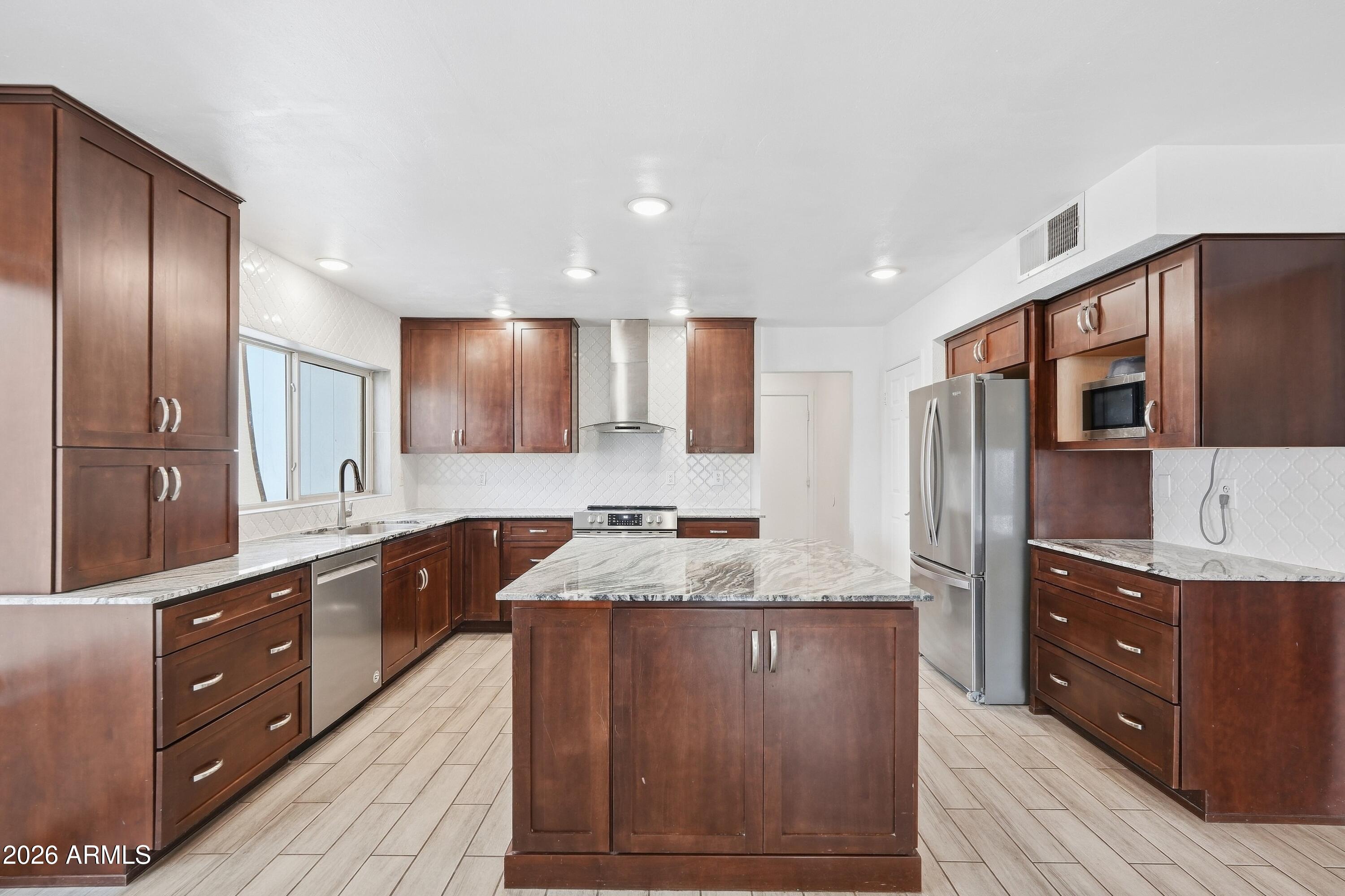 2901 West Kathleen Road Phoenix, AZ 85053 - Photo 13 of 41 014_ListerPros