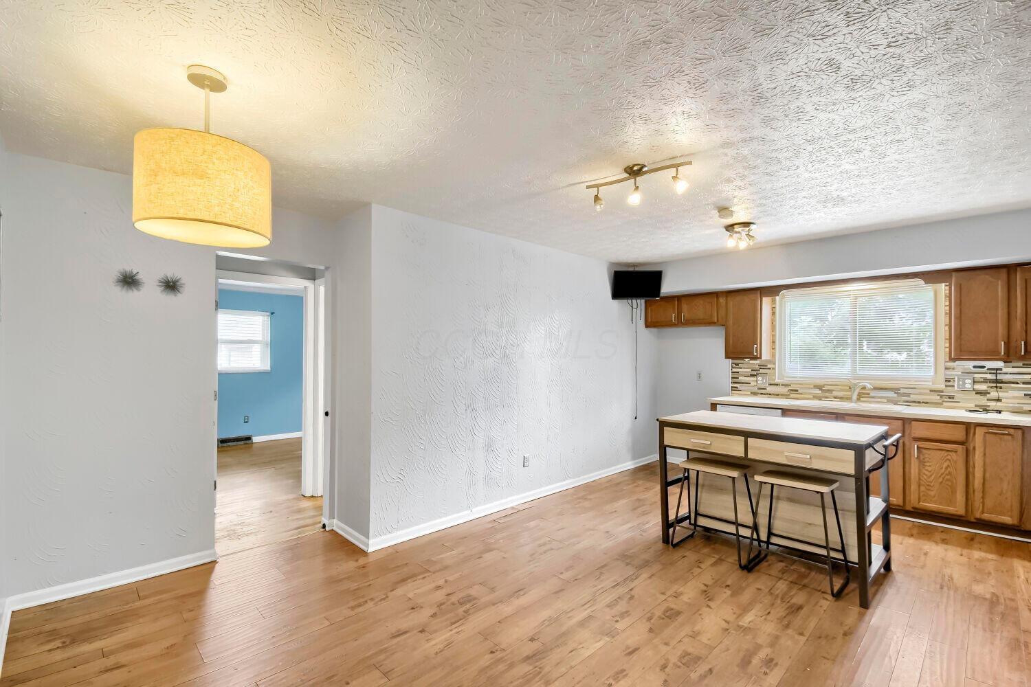 5531 Karl Road Columbus, OH 43229 - Photo 9 of 28 5531 Karl Rd - Web Quality - 009 - 09 Ki