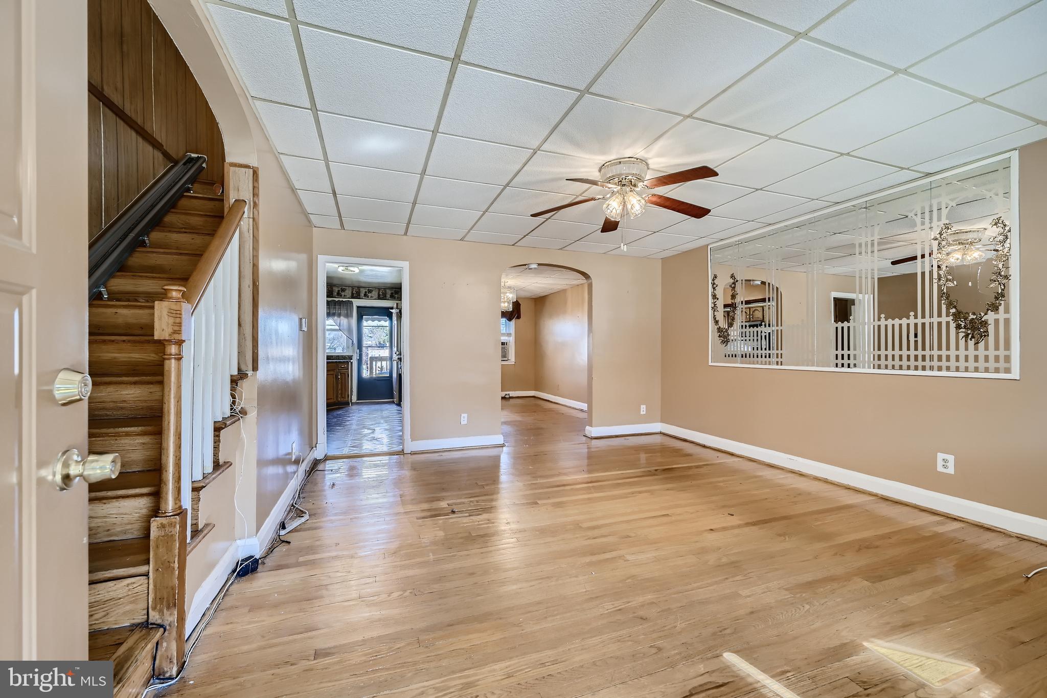 913 Kevin Road Baltimore, MD 21229 - Photo 5 of 27 Large LR