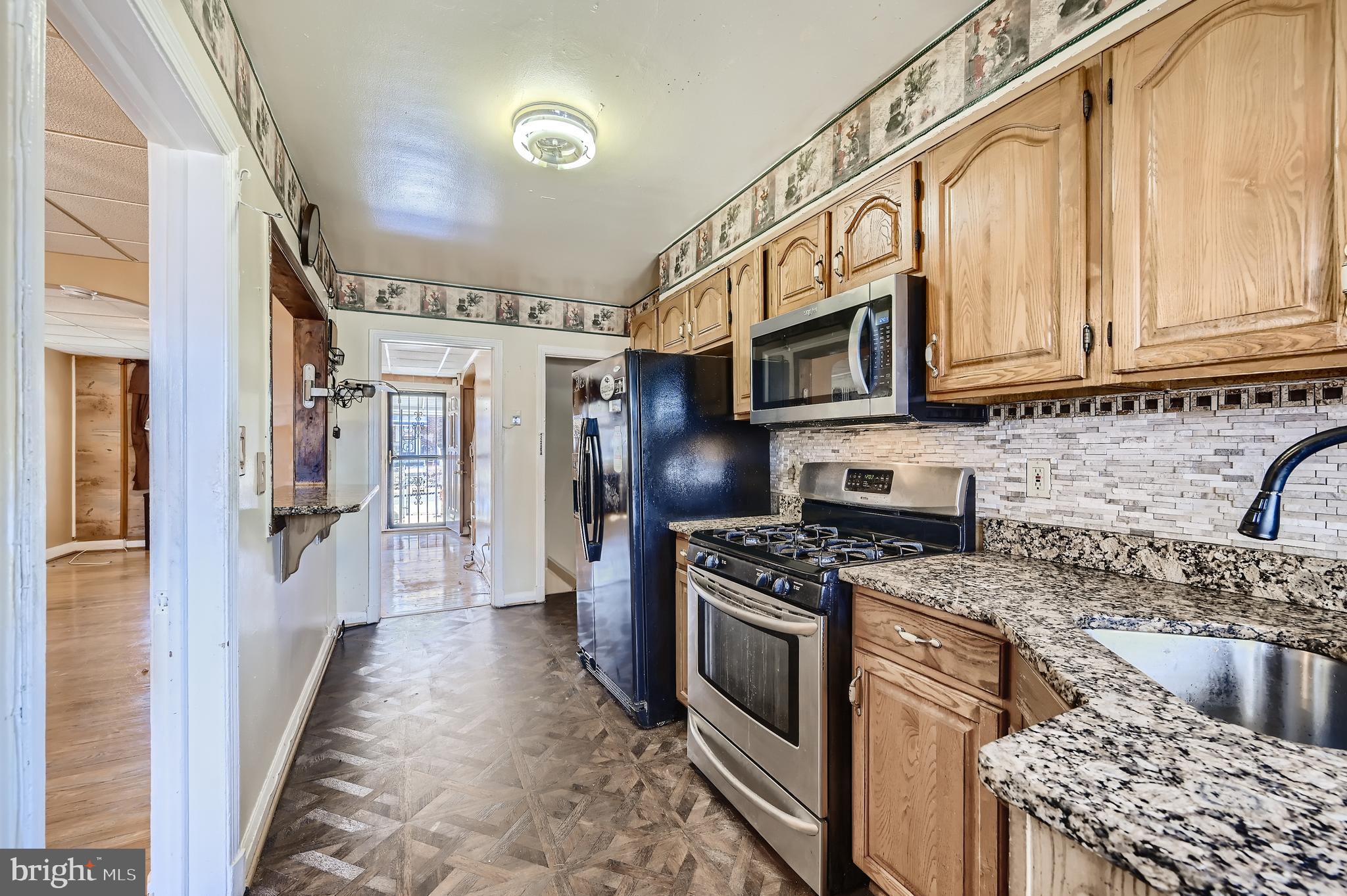 913 Kevin Road Baltimore, MD 21229 - Photo 9 of 27 Granite Counters