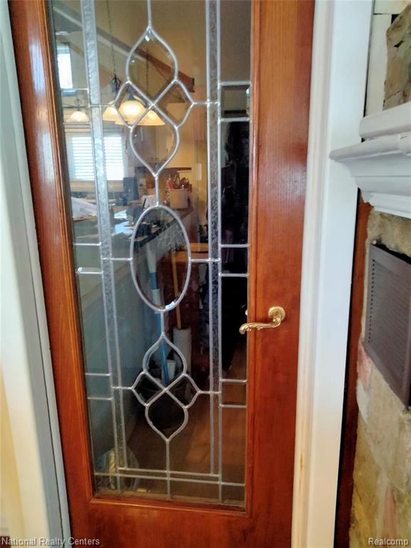 4757 Crescent Point Road Waterford, MI 48327 - Photo 3 of 13