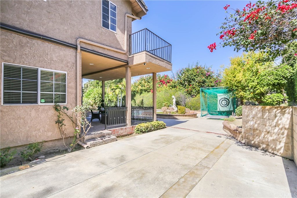 8621 Hillcrest Road Buena Park, CA 90621 - Photo 5 of 54 Enough space for Full size RV and your private Golf Swing cage.