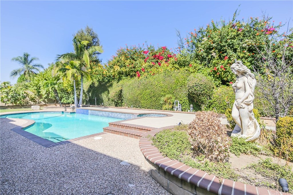 8621 Hillcrest Road Buena Park, CA 90621 - Photo 6 of 54