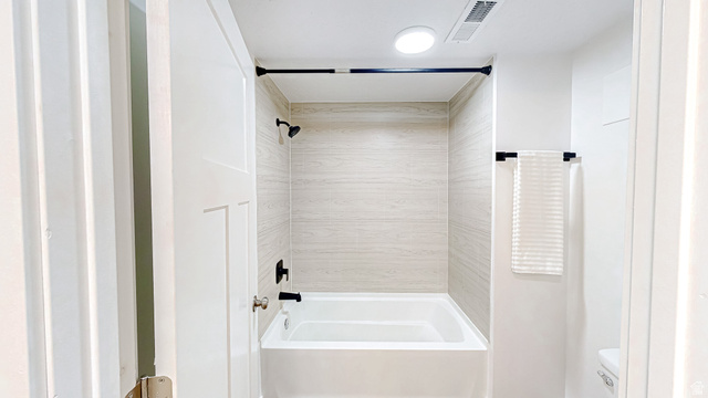 368 East 700 North Springville, UT 84663 - Photo 26 of 55 Bathroom featuring toilet and shower / bathtub combination