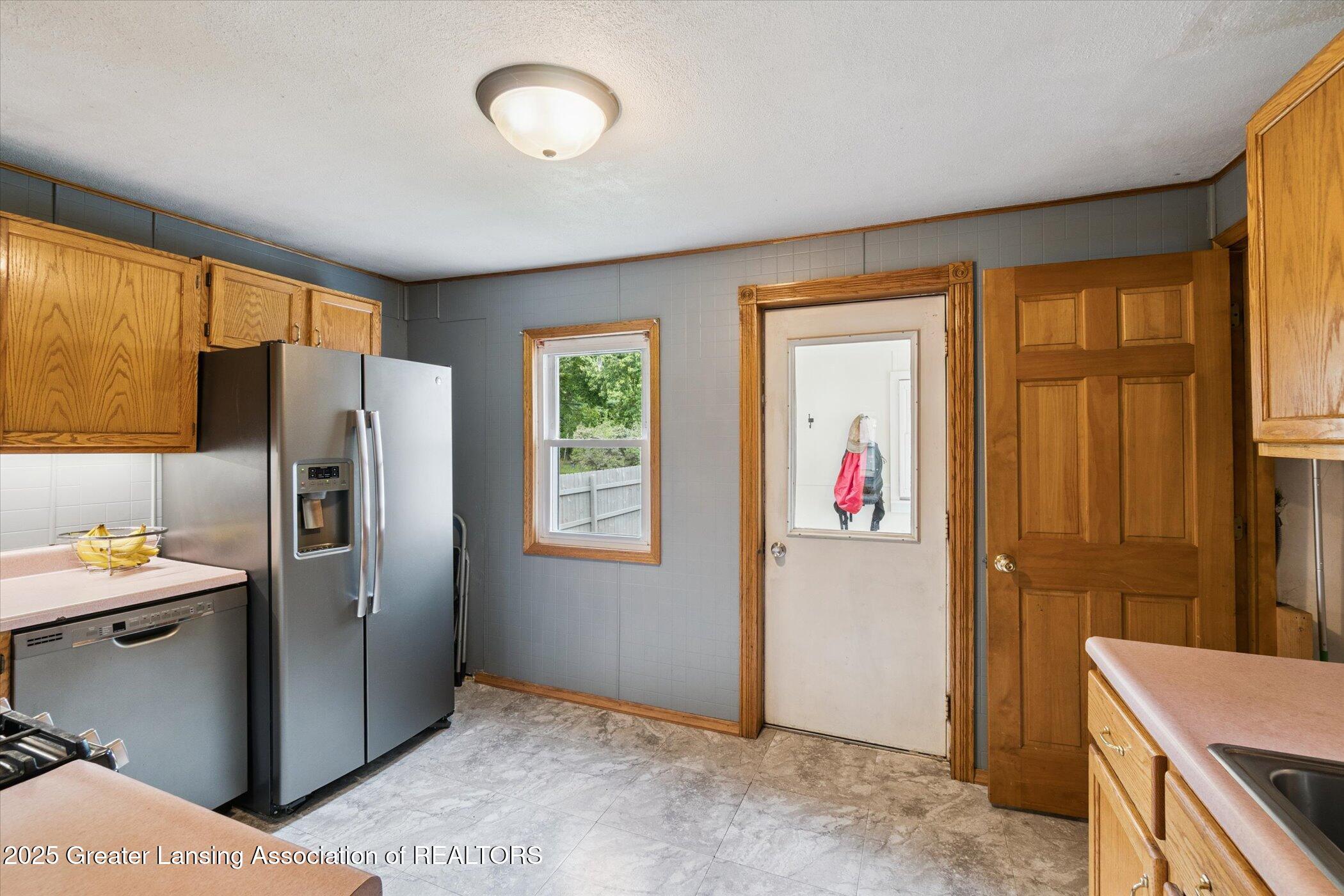 326 Stoner Road Lansing, MI 48917 - Photo 19 of 56 19-326-Stoner-Rd-Lansing-MI-48917-Window