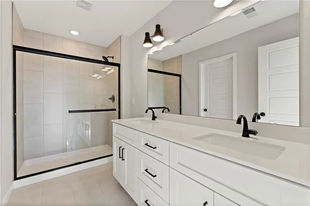 $415,950 | 338 Meadowlark Drive, Raymore, MO 64083