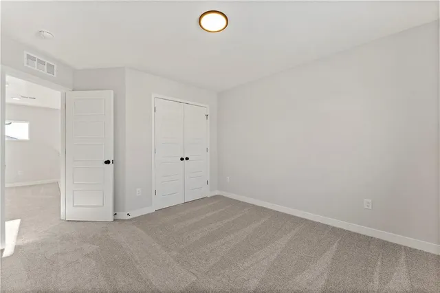 $415,950 | 338 Meadowlark Drive, Raymore, MO 64083