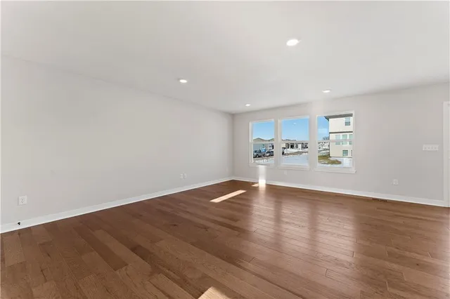 $415,950 | 338 Meadowlark Drive, Raymore, MO 64083