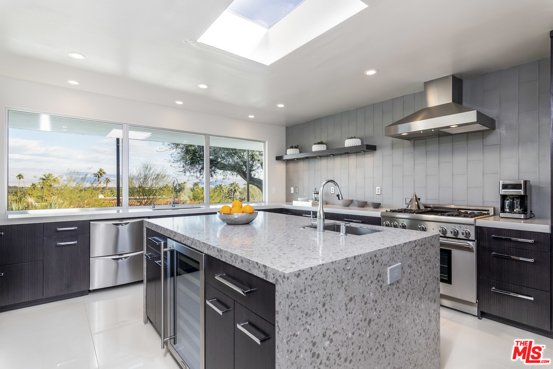 40865 Thunderbird Road Rancho Mirage, CA 92270 - Photo 12 of 47