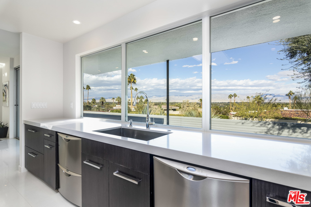 40865 Thunderbird Road Rancho Mirage, CA 92270 - Photo 10 of 47