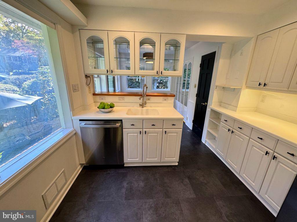 5881 9th Road North Arlington, VA 22205 - Photo 11 of 50