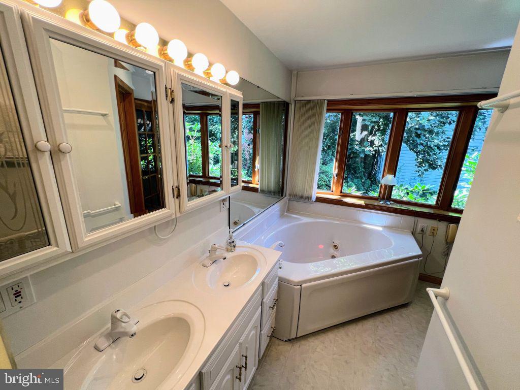 5881 9th Road North Arlington, VA 22205 - Photo 27 of 50