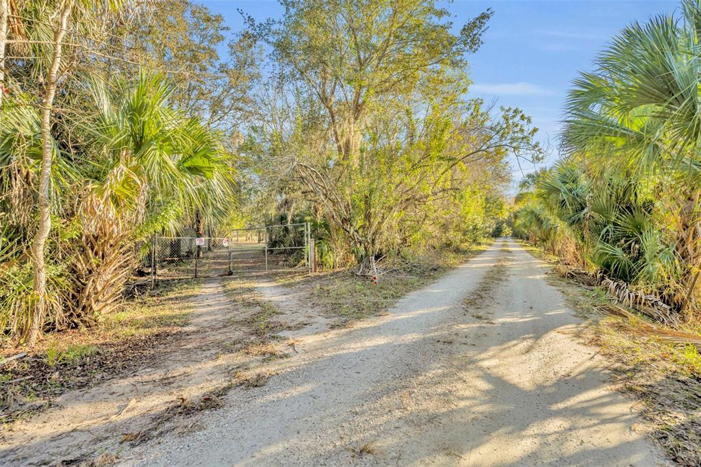 2740 Withlacoochee Point Geneva, FL 32732 - Photo 27 of 41