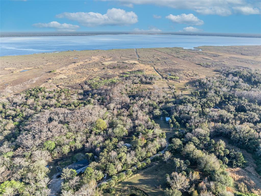 2740 Withlacoochee Point Geneva, FL 32732 - Photo 3 of 41