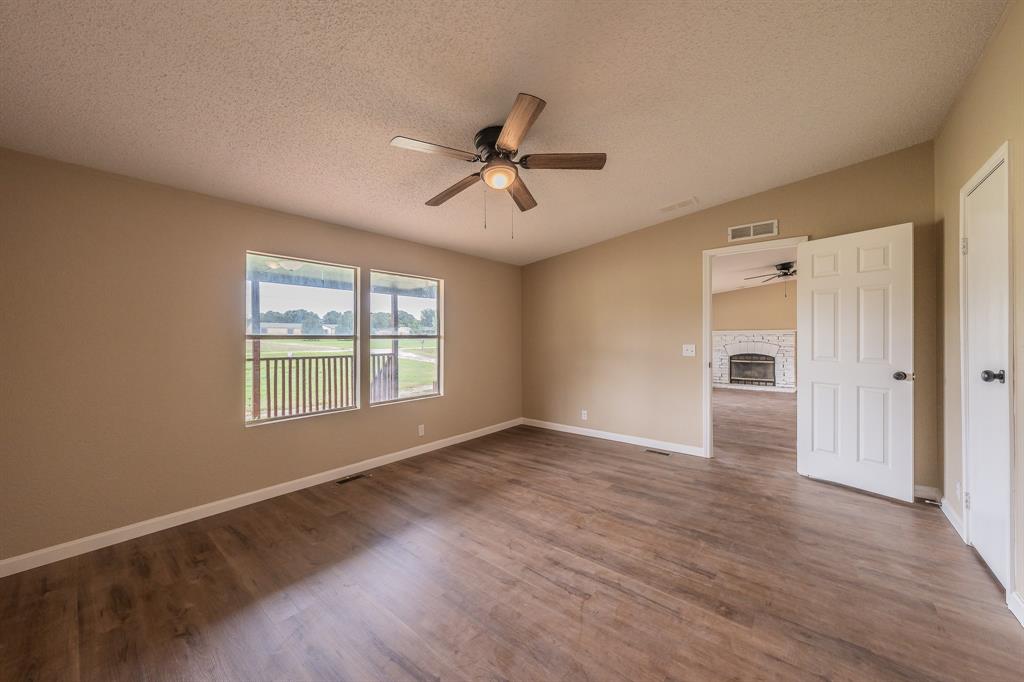 153 Clay Court Springtown, TX 76082 - Photo 21 of 38