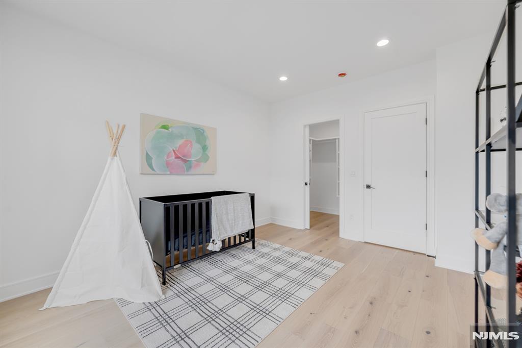 15 Feldman Court Paramus, NJ 07652 - Photo 35 of 46