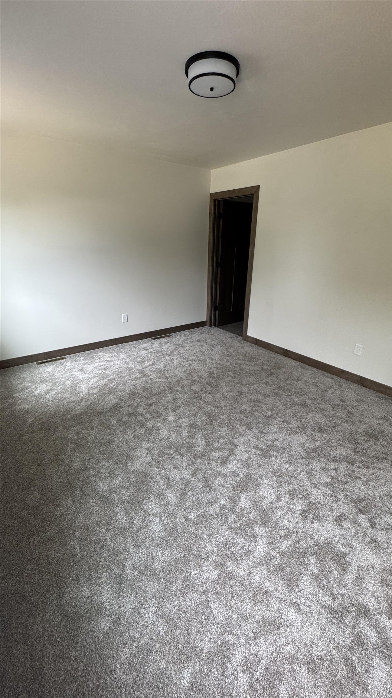 709 Robin Street New London, WI 54961 - Photo 23 of 35