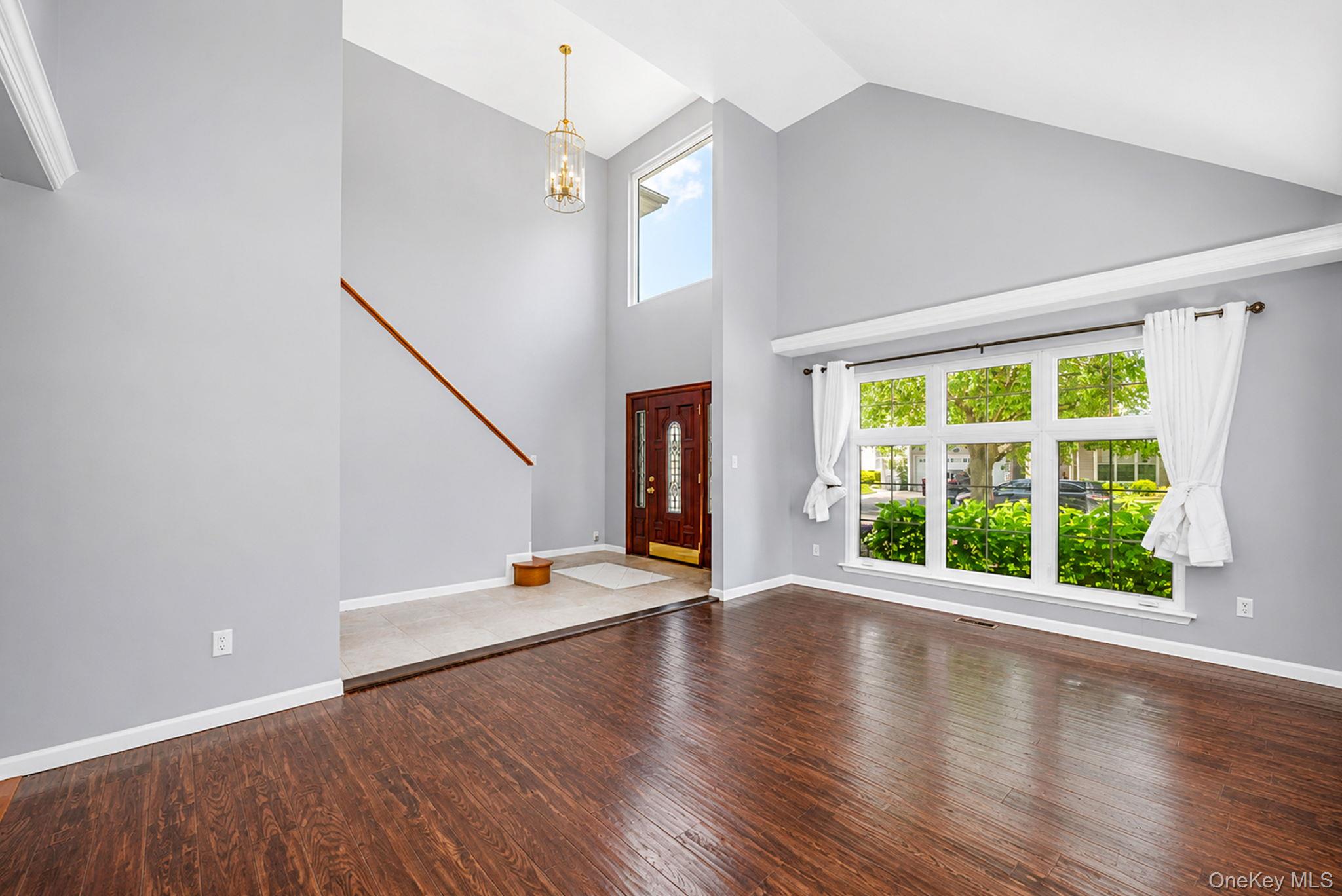 101 Raspberry Court Melville, NY 11747 - Photo 10 of 44