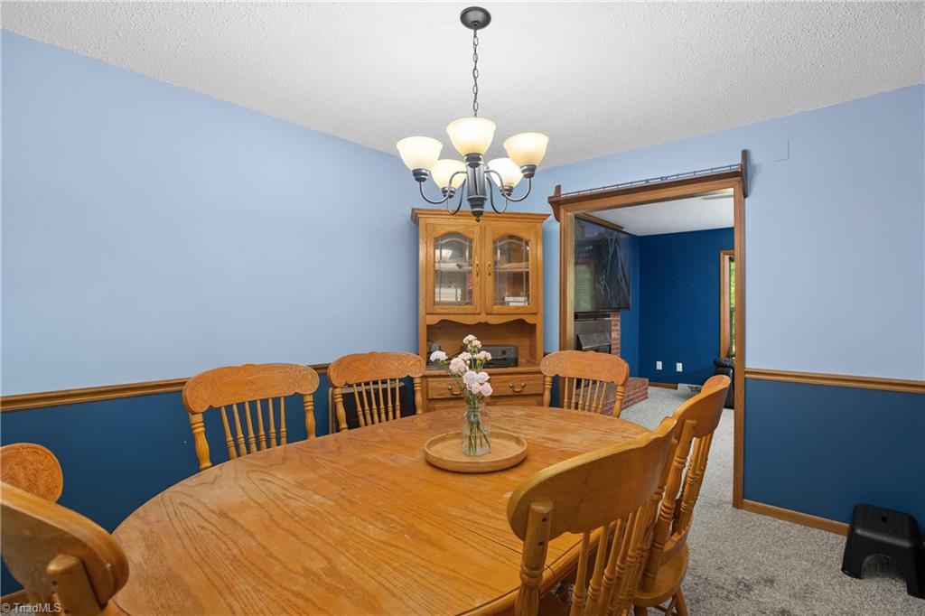 475 Farmstead Road Winston-Salem, NC 27107 - Photo 6 of 33 Dinning Room
