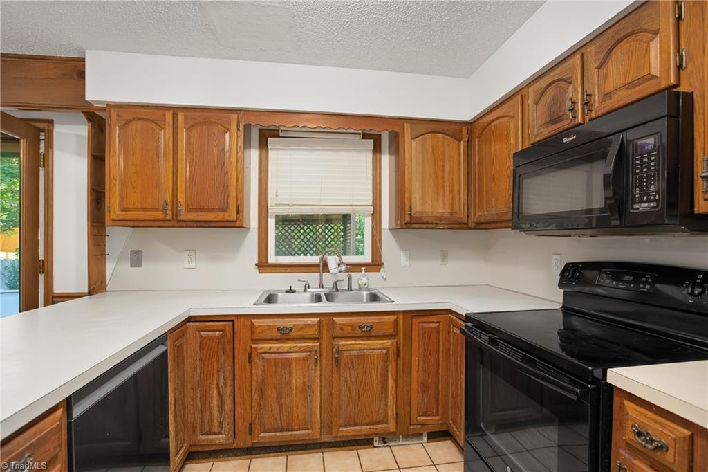 475 Farmstead Road Winston-Salem, NC 27107 - Photo 9 of 33 Gallery Image 9