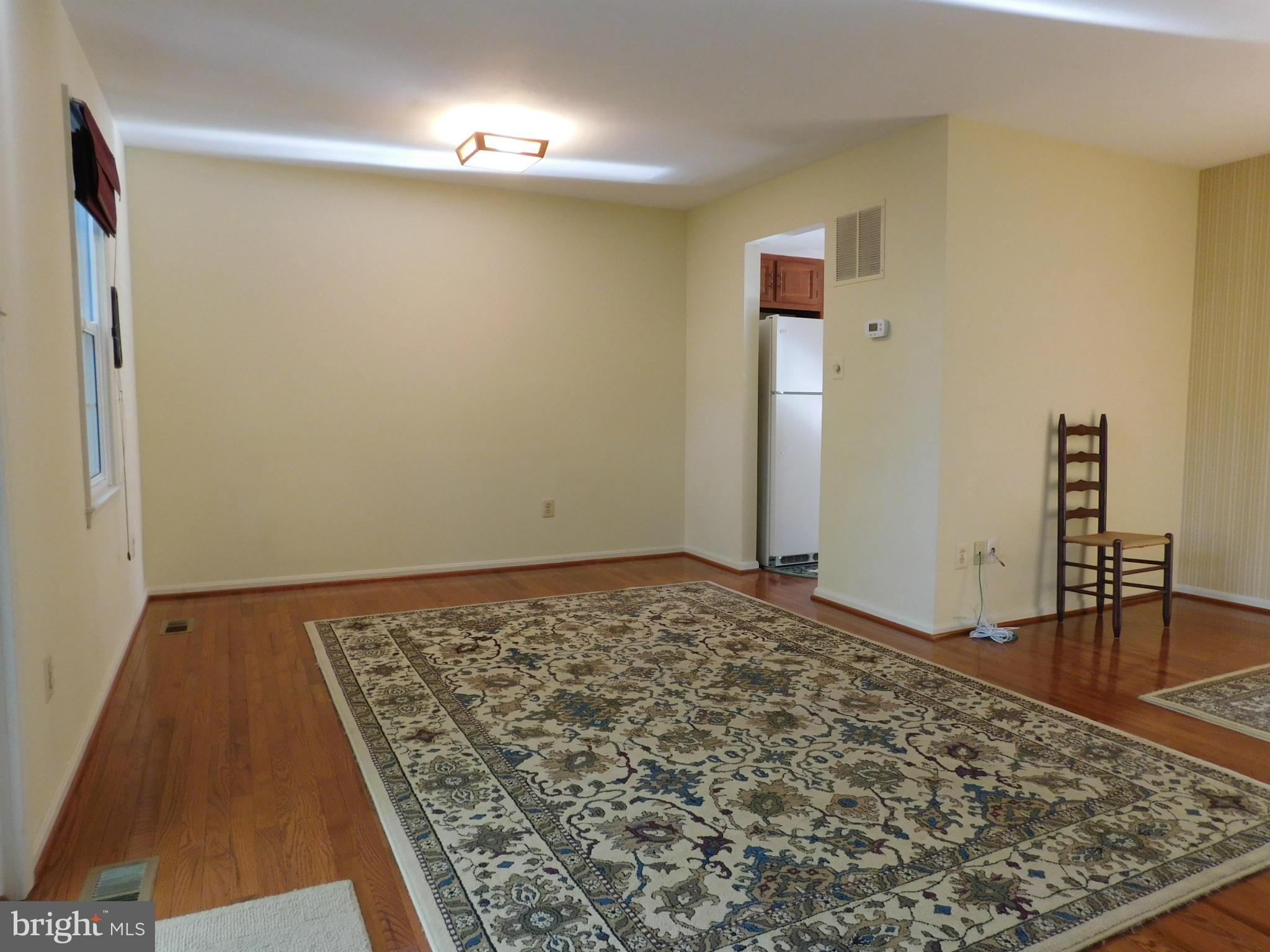 8565 Tyrolean Way Springfield, VA 22153 - Photo 5 of 19 Beautiful hardwood floors in LR & DR