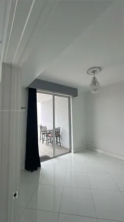 $2,300 | The Pines, Miami, FL 33133