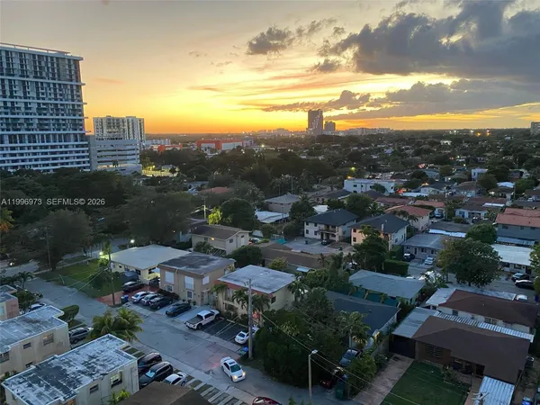 $2,300 | The Pines, Miami, FL 33133