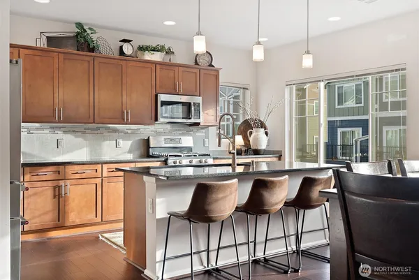 $649,999 | 3414 30th Drive, Everett, WA 98201