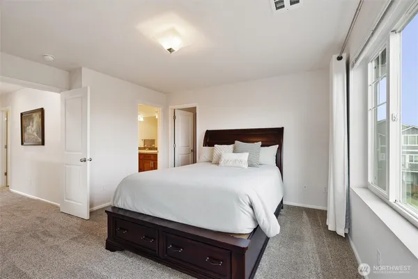 $649,999 | 3414 30th Drive, Everett, WA 98201