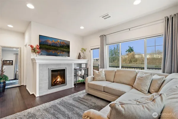 $649,999 | 3414 30th Drive, Everett, WA 98201