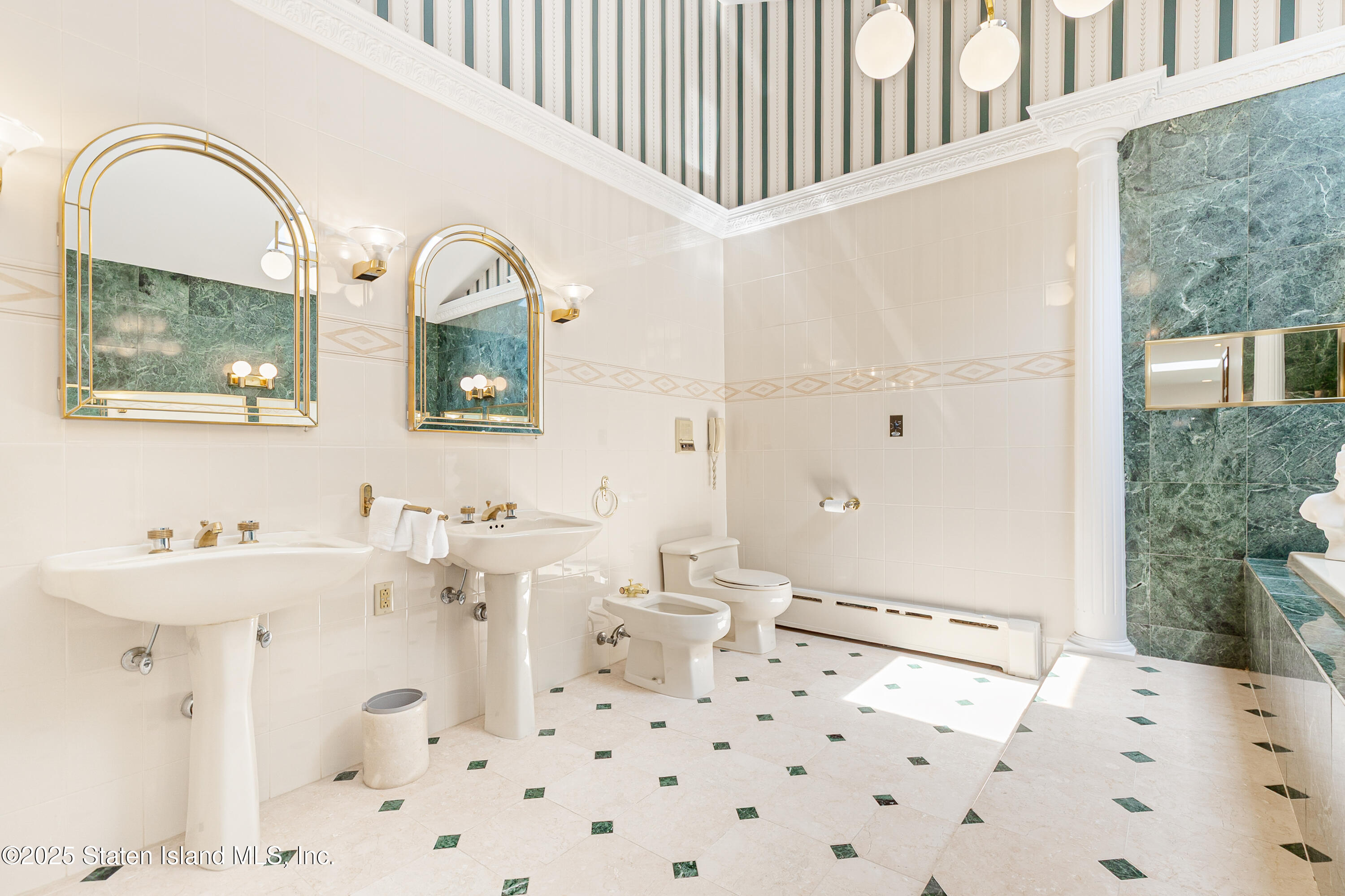 110 Wadsworth Road Staten Island, NY 10305 - Photo 21 of 51 110WadsworthRd-041