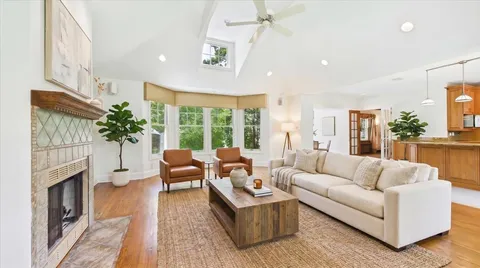 $1,575,000 | 5873 North Forest Glen Avenue, Chicago, IL 60646
