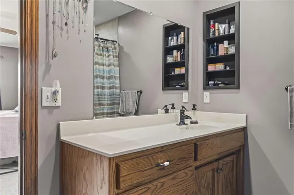 $670,000 | 11302 East 343rd Street, Drexel, MO 64742