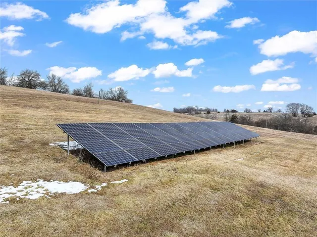 $675,000 | 11302 East 343rd Street, Drexel, MO 64742