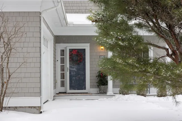 $929,000 | 102 Fairway Drive, Unit 102, South Burlington, VT 05403